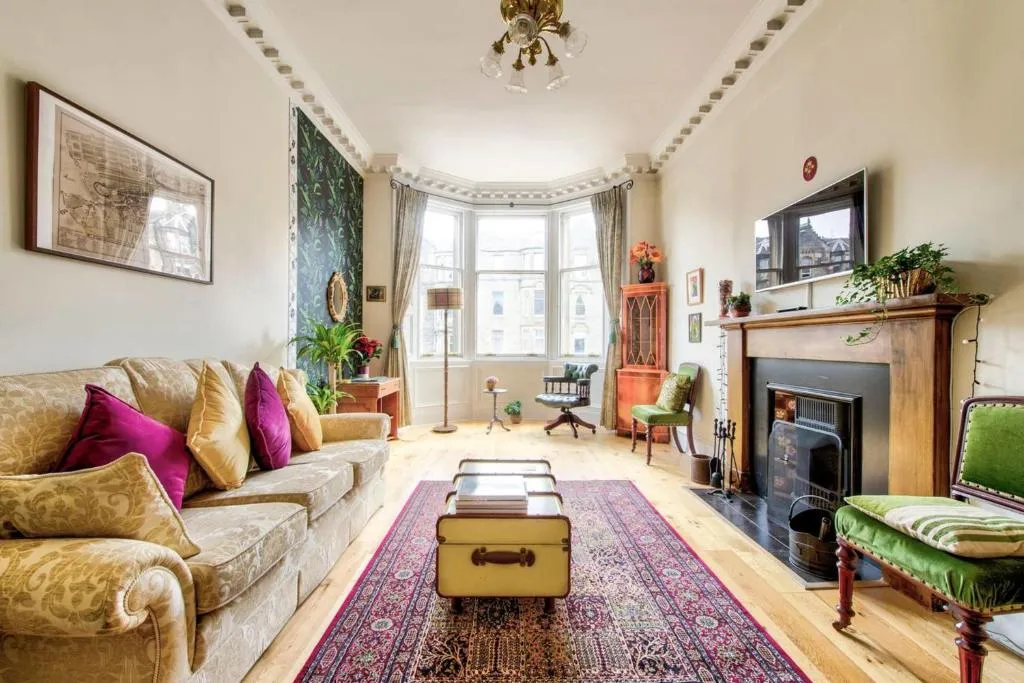 Bohemian Style City Centre Apartment for 5 people, Edinburgh, United Kingdom