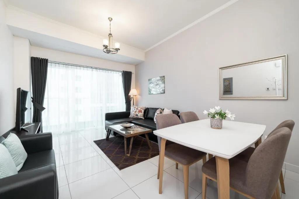 HiGuests Vacation Homes - Damac Heights Residenze, Alantos, United Arab Emirates