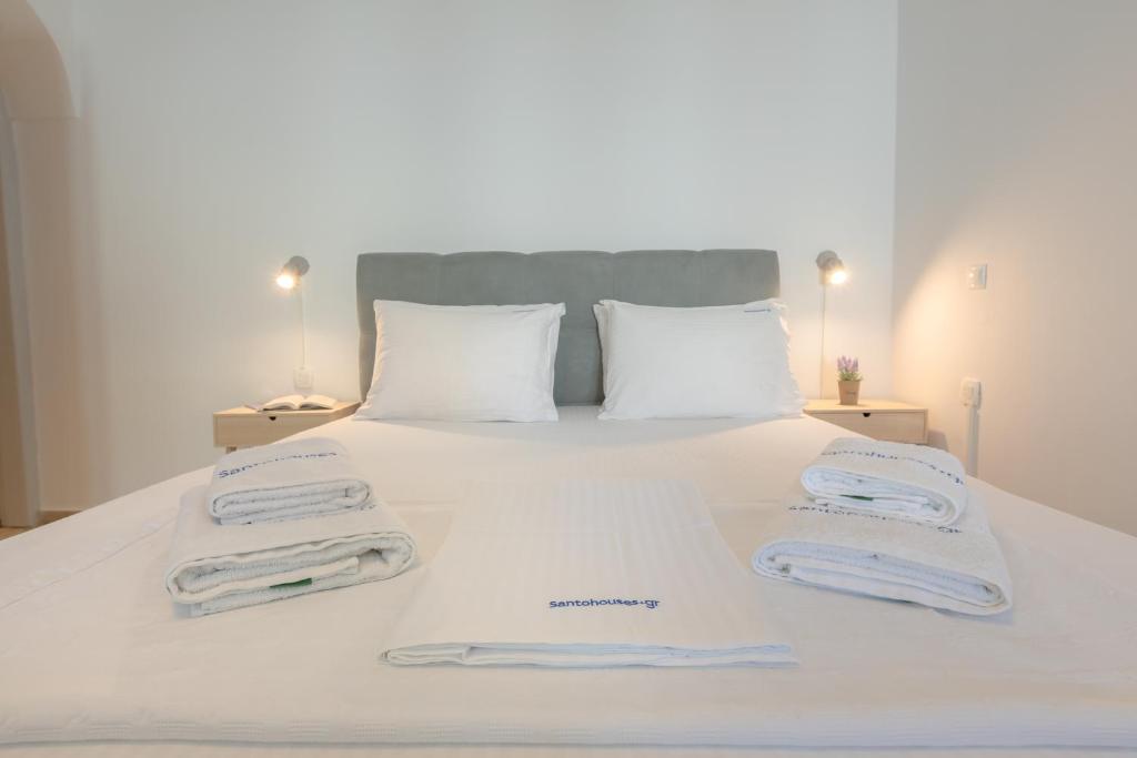 Deluxe Room (2 Adults + 1 Child)