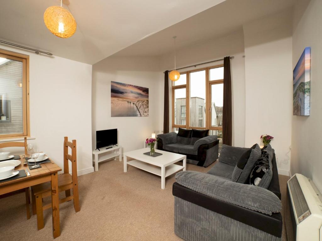 Pass the Keys Bright Flat - Perfect Get away from it all in Ryde