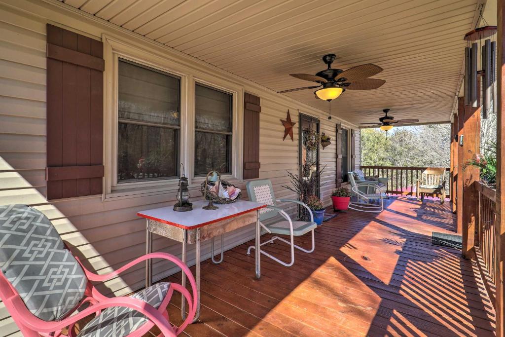 Nature Escape in Wytheville with Covered Porch!