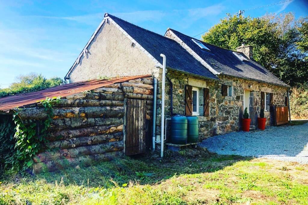 Maison typique bretonne à la campagne au calme