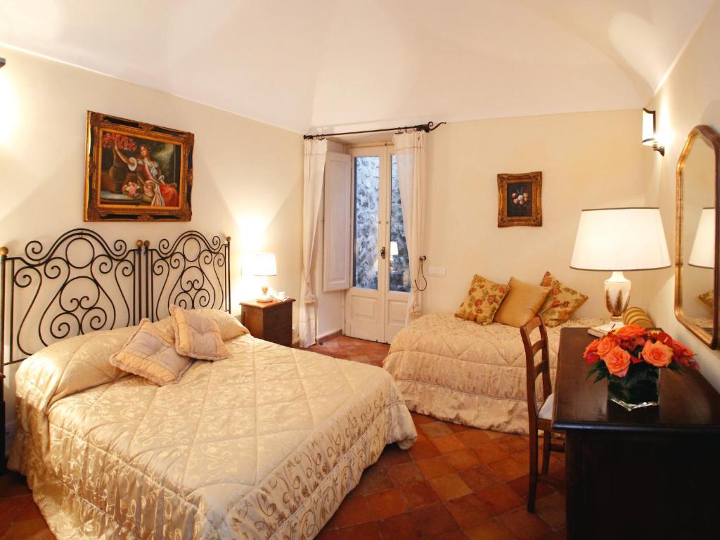 Six-Bedroom Villa