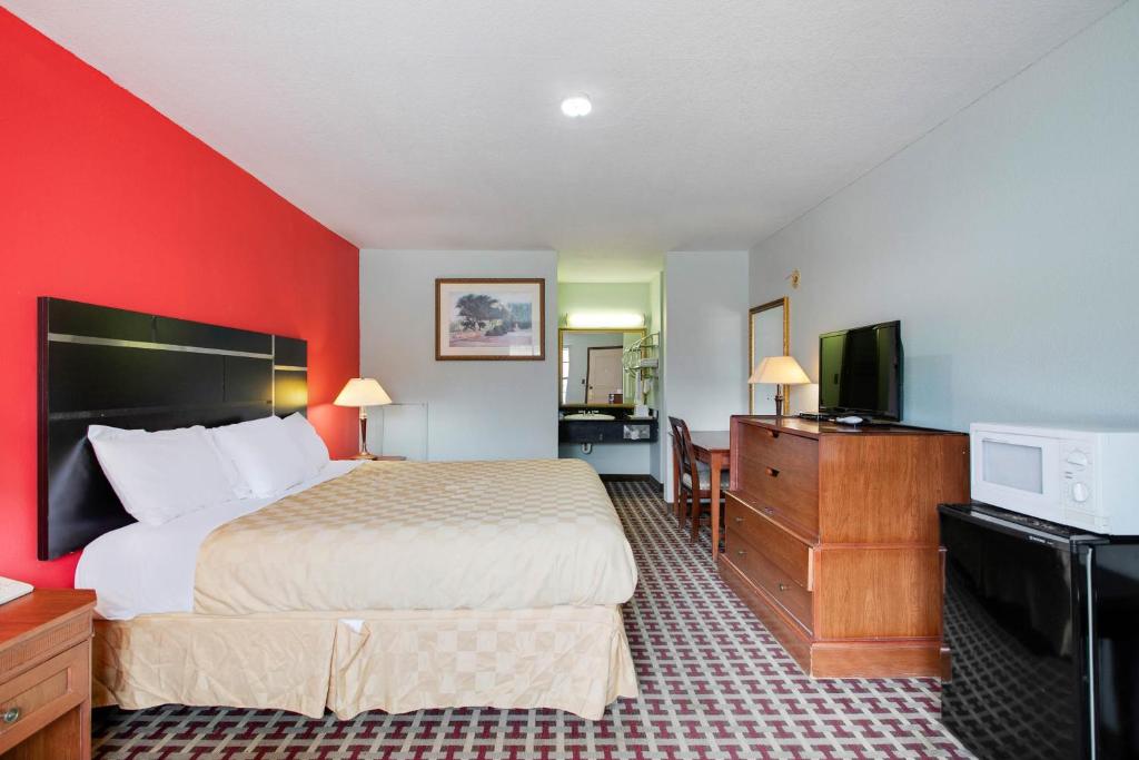 OYO Hotel Atlanta TX Hwy 59