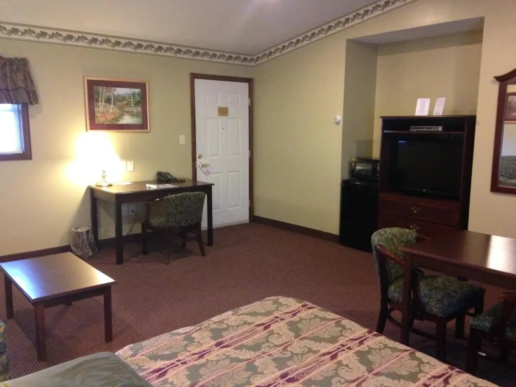 Fred's Inn Restaurant & Lodging, Coltishall, United States