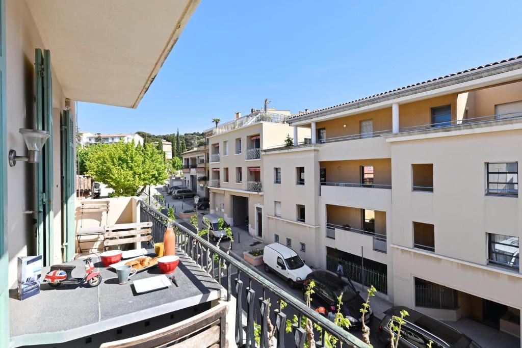 Superb flat in the centre of Cassis with balcony - Welkeys