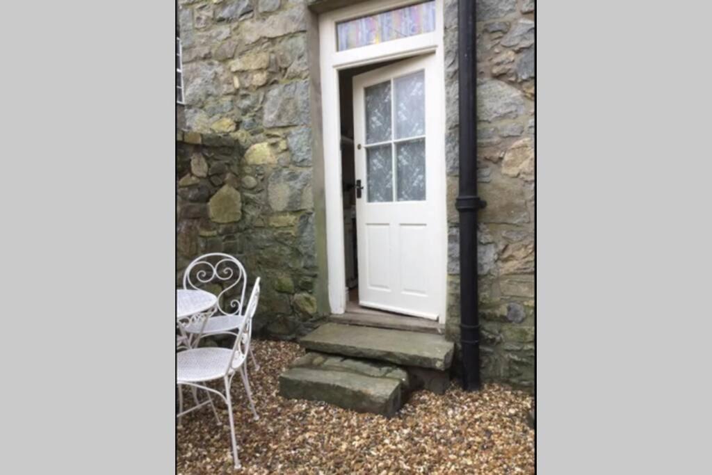 Traditional welsh cottage suitable for 2 adults and 2 children under 12