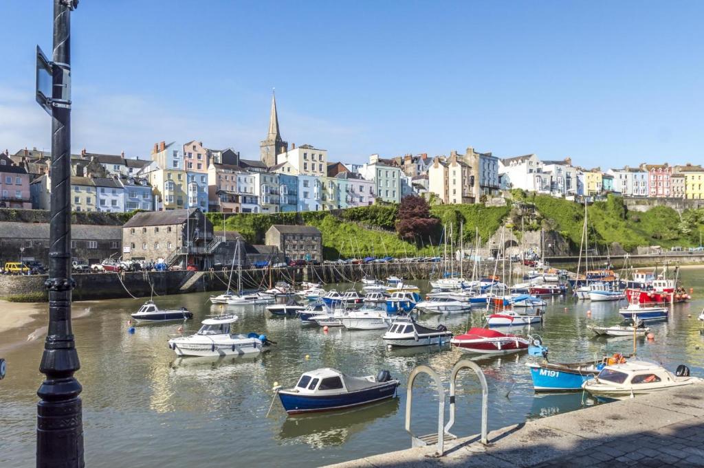 North Beach Heights - 3 Bedroom Penthouse - Tenby