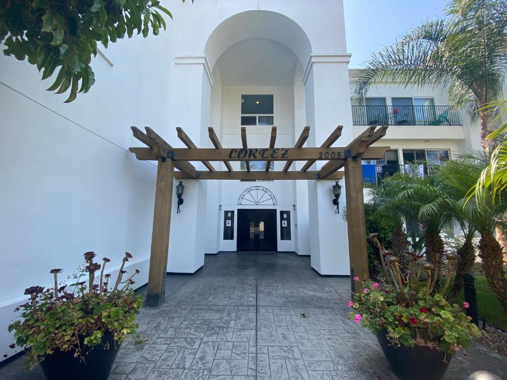 Inside the Gates of Omni La Costa Resort and Spa Stay