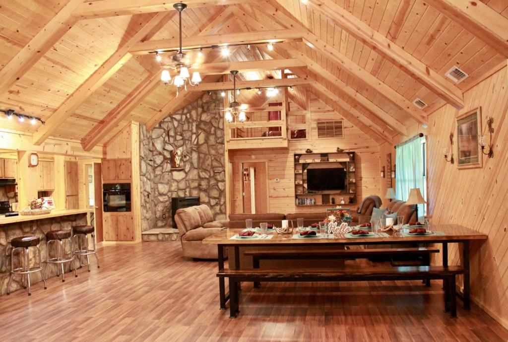 Deer Ridge Retreat cabin