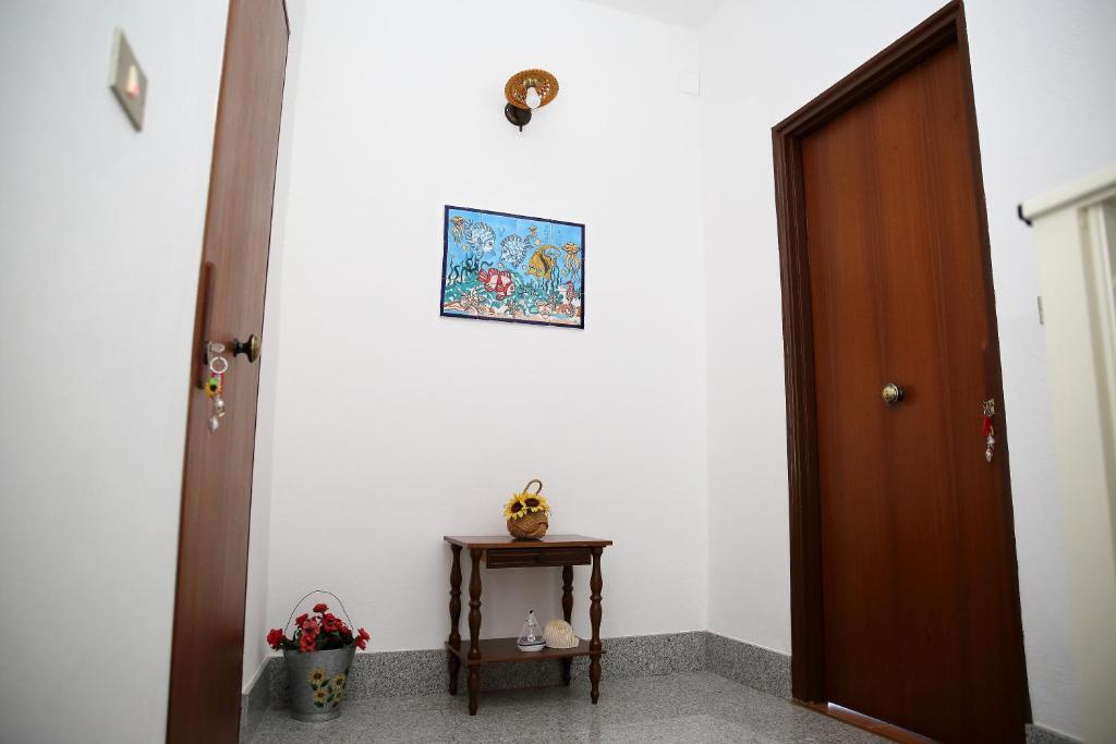 Villa Yellow House Licata, Sicily Vacation Rentals HiChee