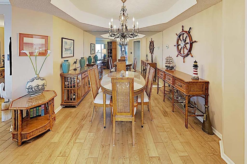 Maisons Sur Mer 1211 Oceanfront Condo - Winter Rental Friendly