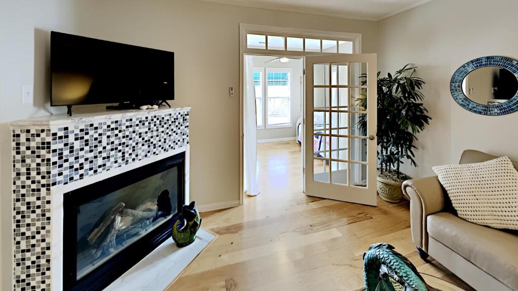Savannah Shore 5 2BR 2BA Condo - Winter Rental Friendly