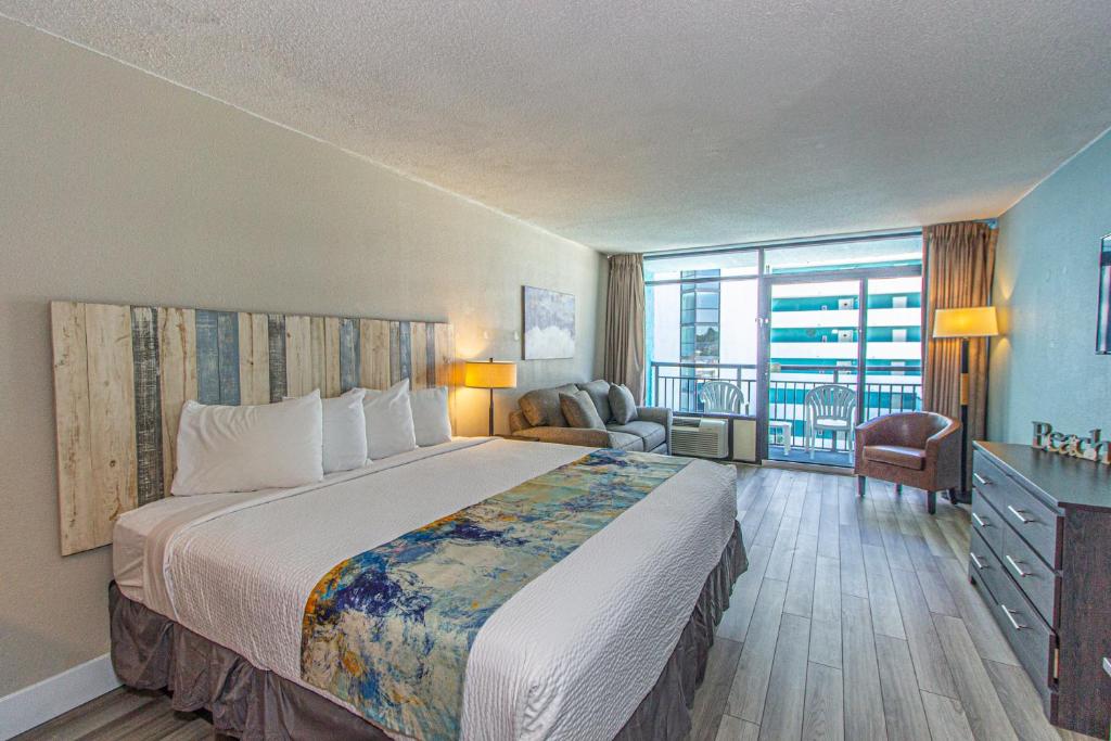 Landmark Resort King Suite Unit 716 Beautifully Renovated Sleeps 4