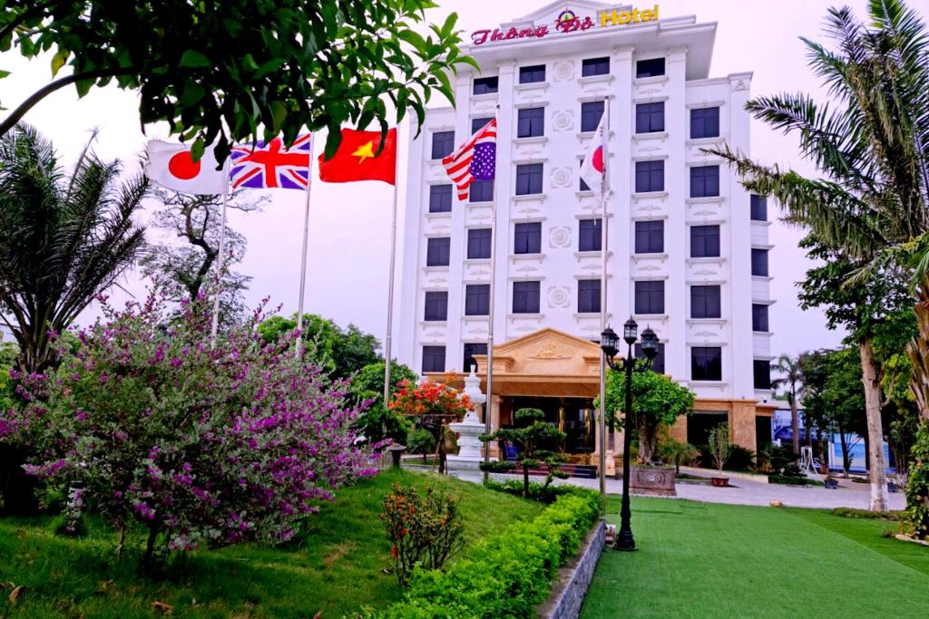 Thông Đỏ Hotel