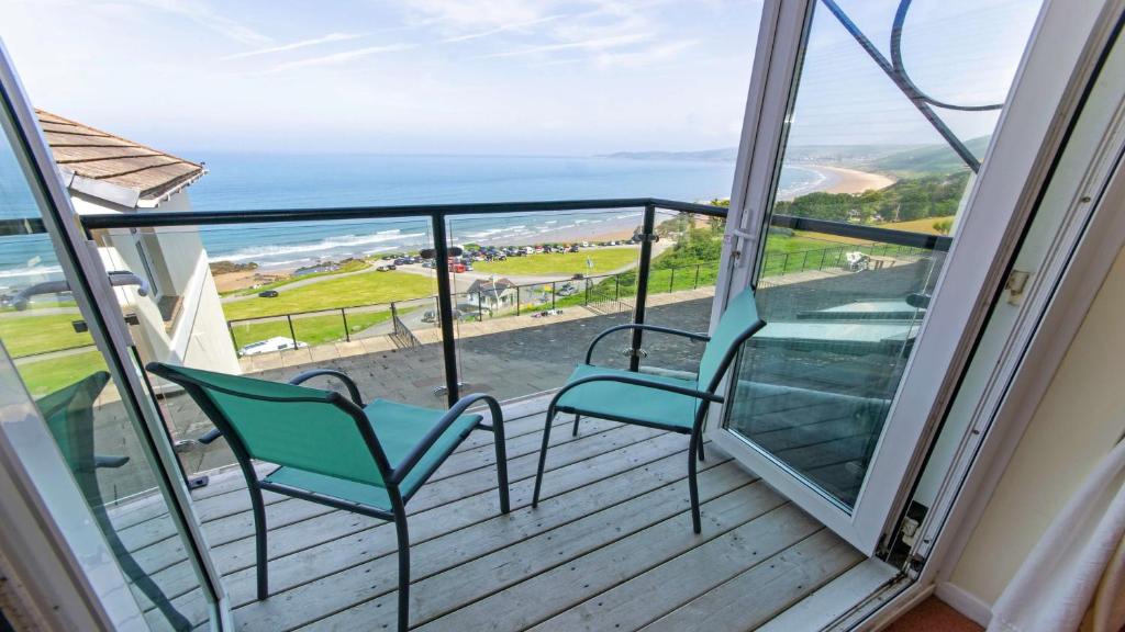 Clifton Court Apt 23 with Seaviews & Heated Pool