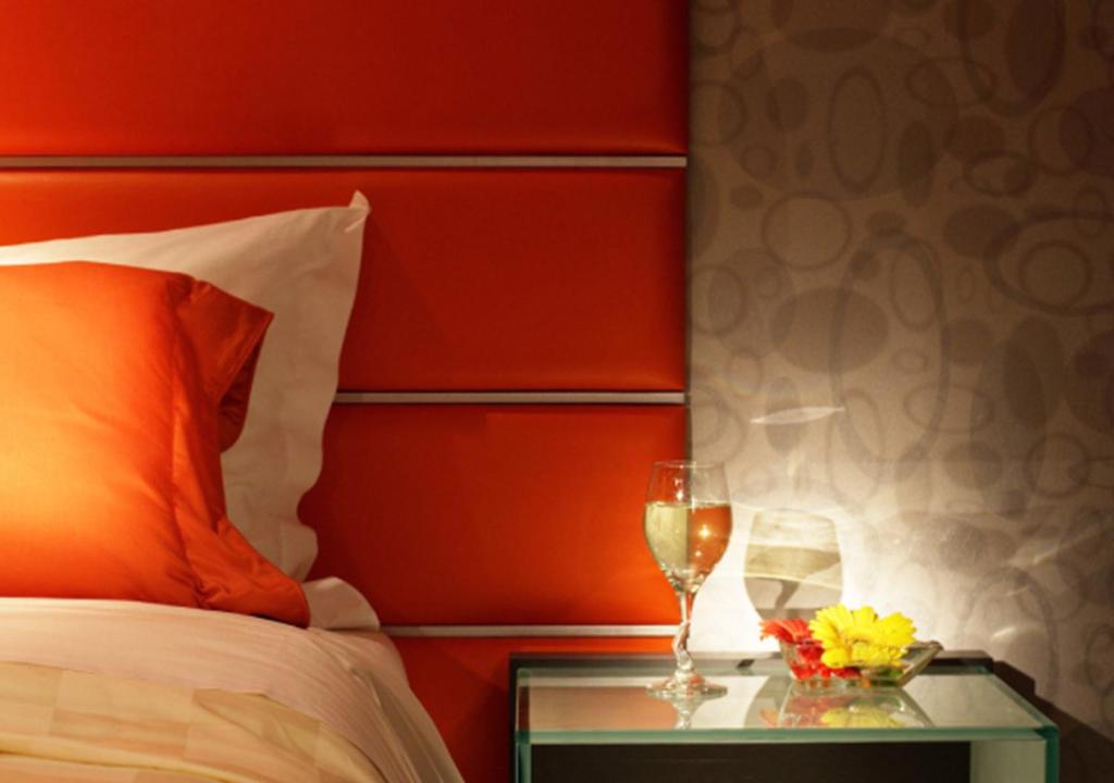 Cosmo Hotel Hong Kong Hong Kong, Vacation Rentals HiChee