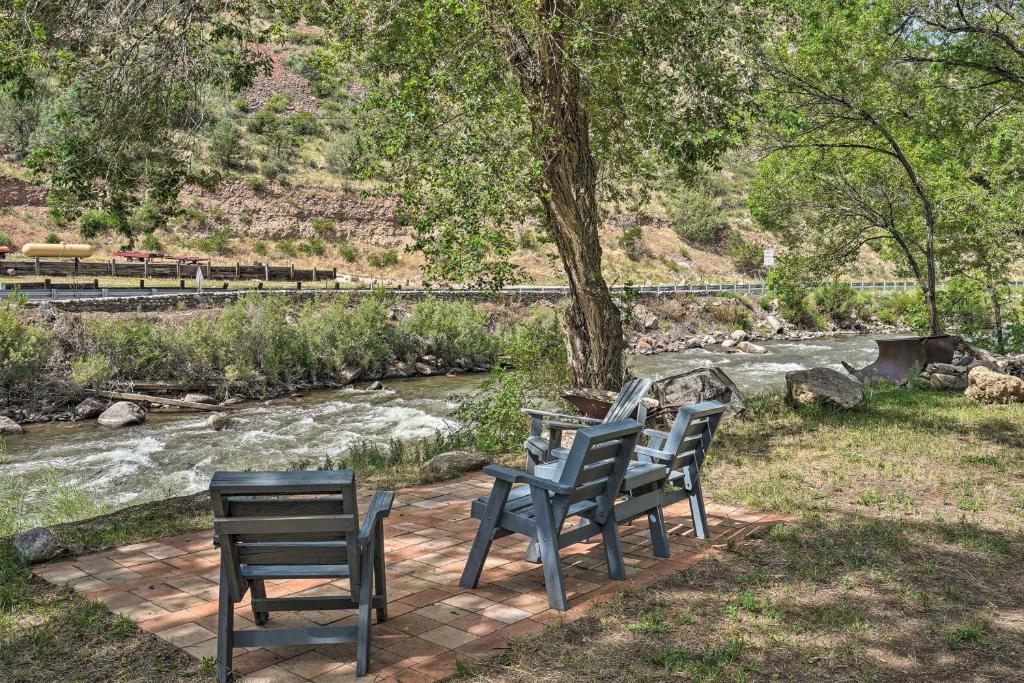 Cotopaxi Escape with Game Room on Arkansas River!