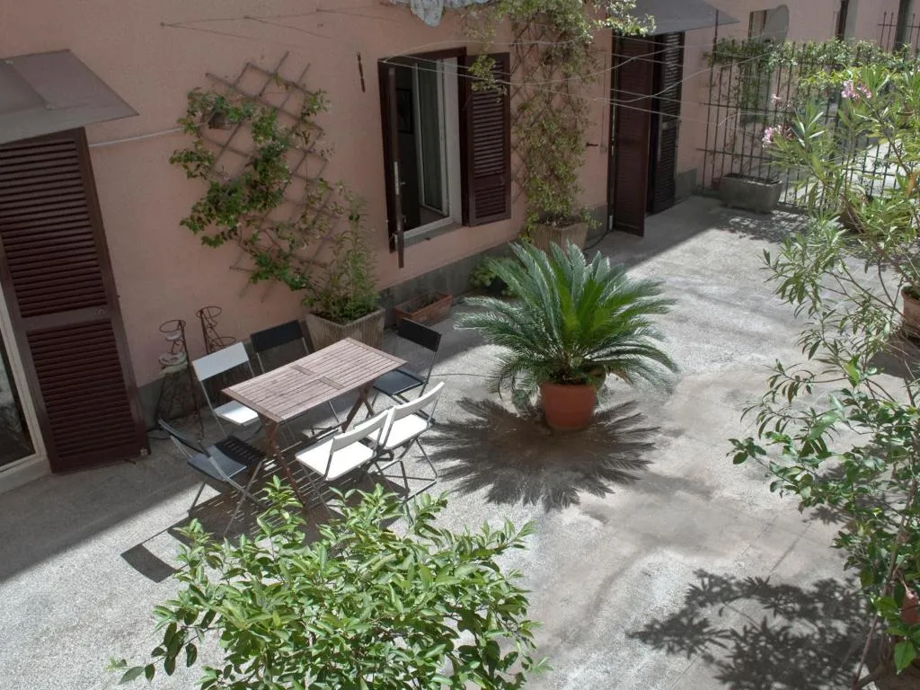Minerva House, Roma, Italia