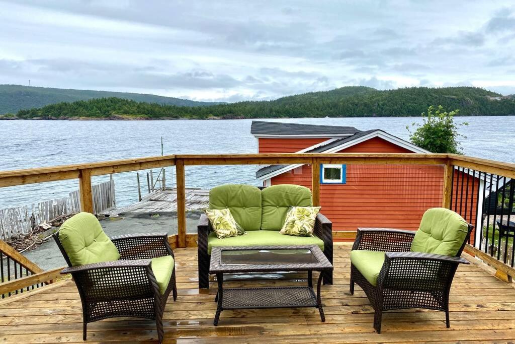 Stunning Conception Harbour Oceanfront Paradise