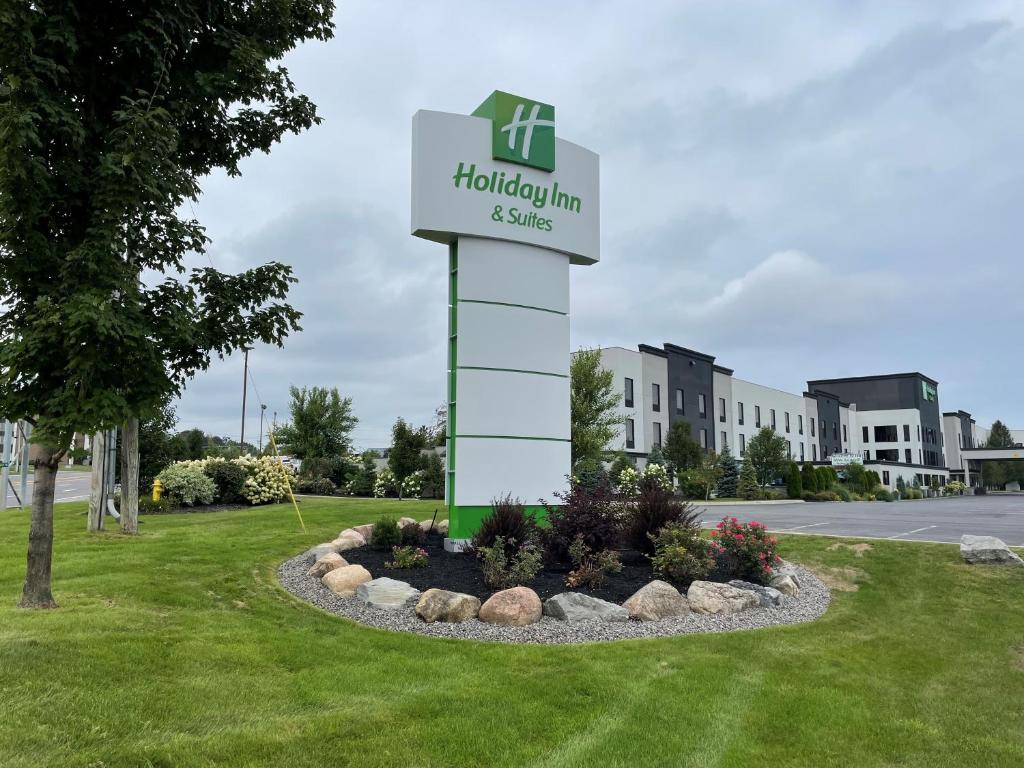 Holiday Inn & Suites Syracuse Airport - Liverpool, an IHG Hotel image