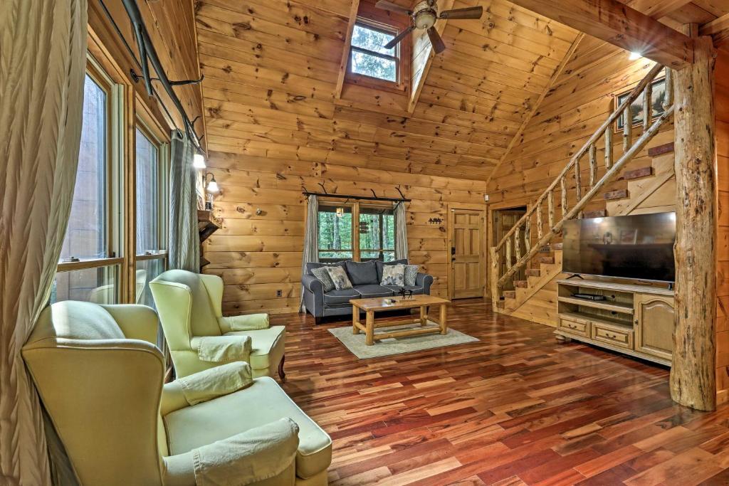 Lakefront Coalmont Cabin on 5 Acres with Dock!