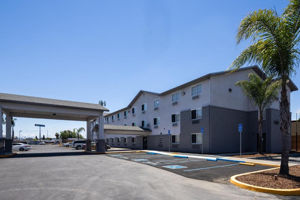 SureStay Plus Hotel by Best Western Hayward