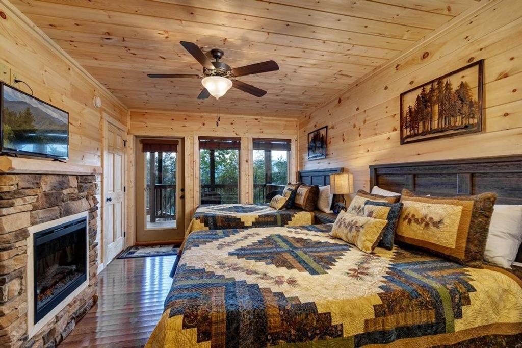 Majestic Mountain View - 4 Bedrooms, 4,5 Baths, Sleeps 12 cabin