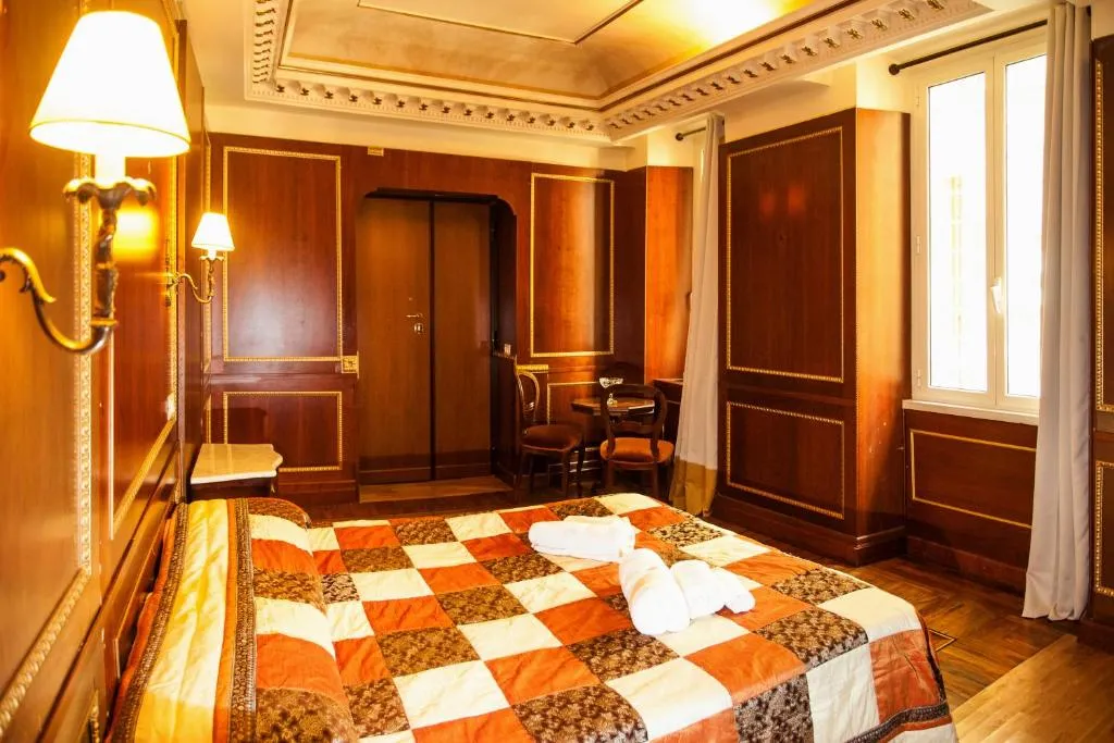 Domina Popolo, Roma, Italia