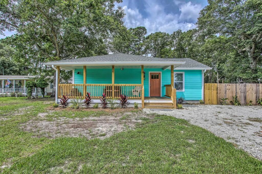 NEW!! Upscale cottage at Garden City Beach.