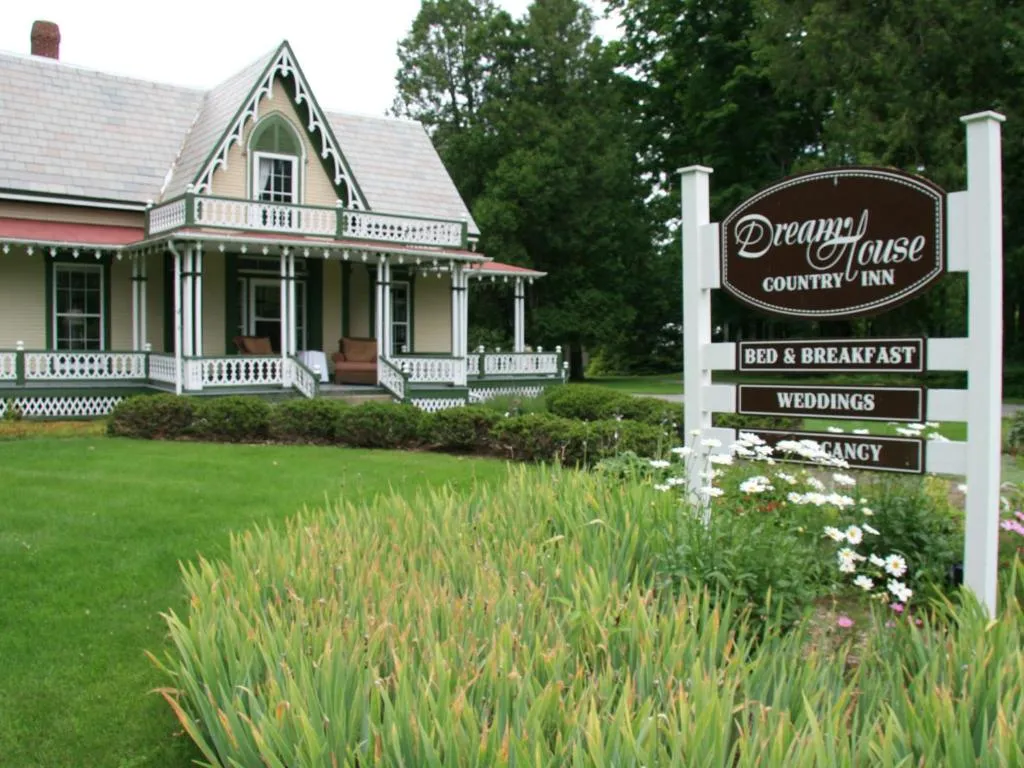 DreamHouse Country Inn, Bristol, United States