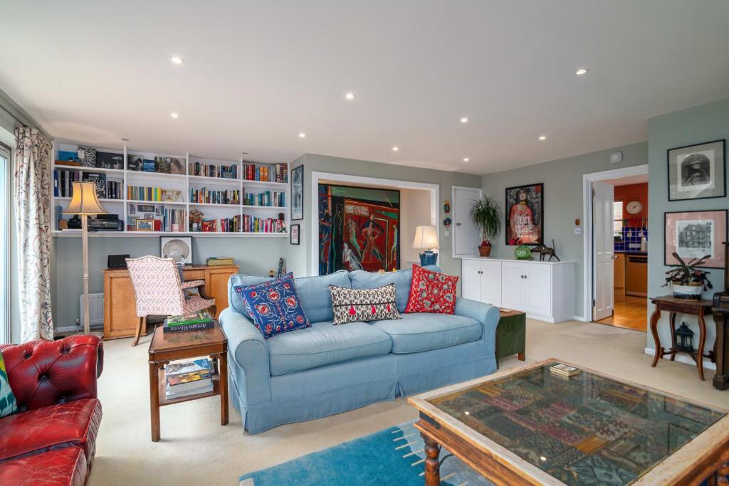 GuestReady - Bright airy and lovely flat overlooking Chelsea