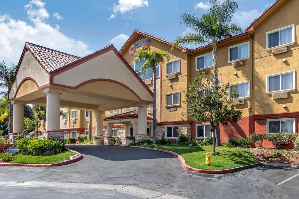 The Comfort Suites Near Six Flags Magic Mountain is also near CalArts.