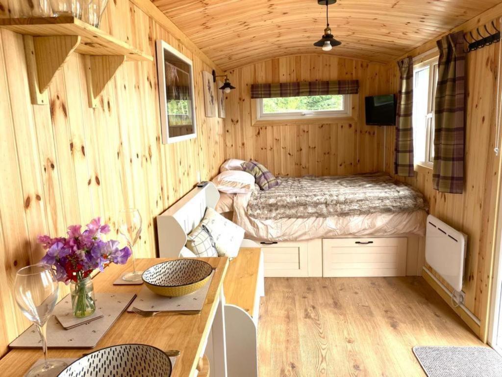 Remarkable Shepherds Hut in a Beautiful Location