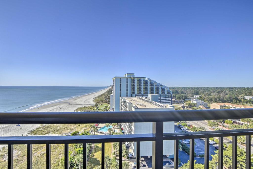 Resort Condo with Pool and Myrtle Beach Access!
