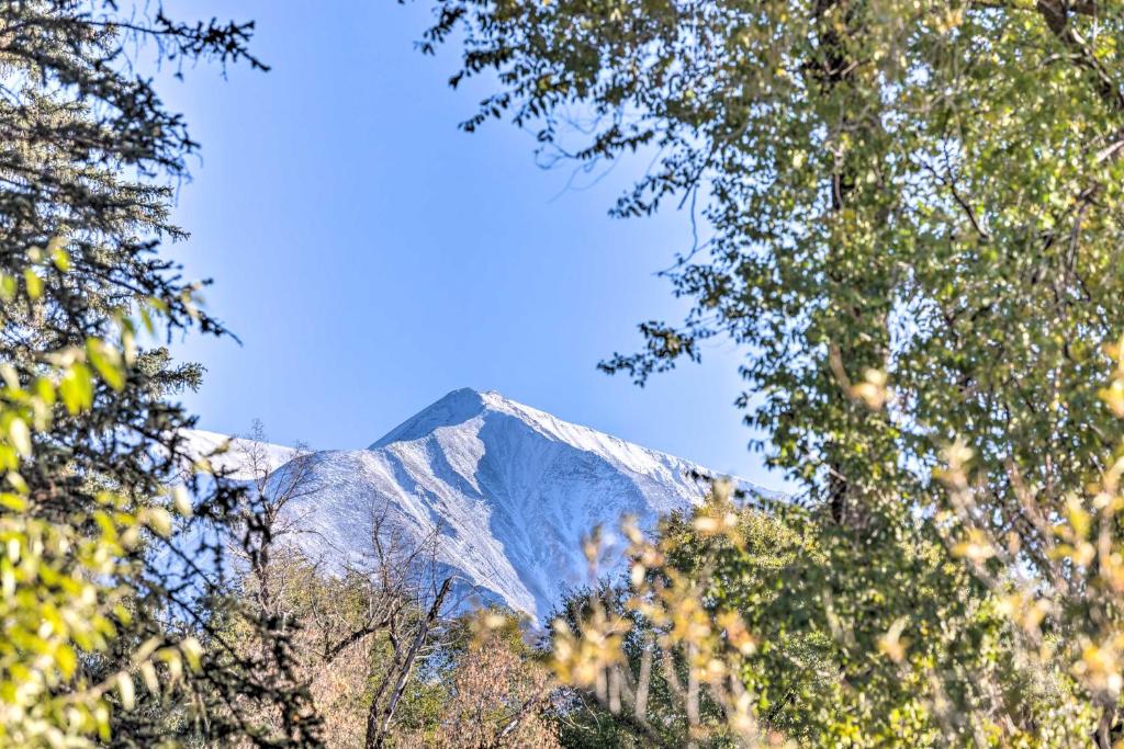 Carbondale Home - Steps to Dine, Shop and Hike!
