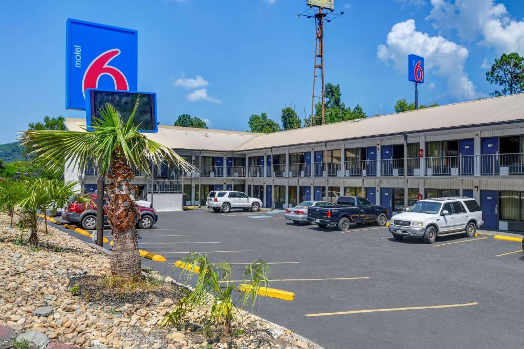 Motel 6-Dalton, GA