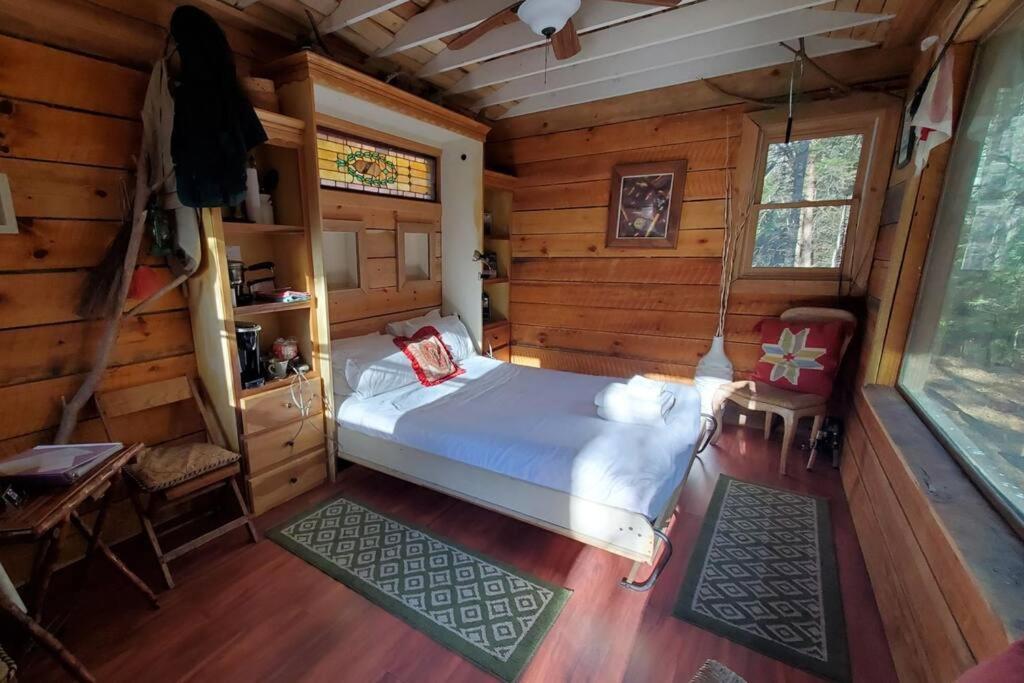 Riverbright Treehouse-50ft from the Toccoa River