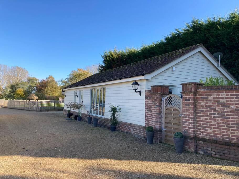 The Oaks, Luxury 2 bedroom cottage in a peaceful location