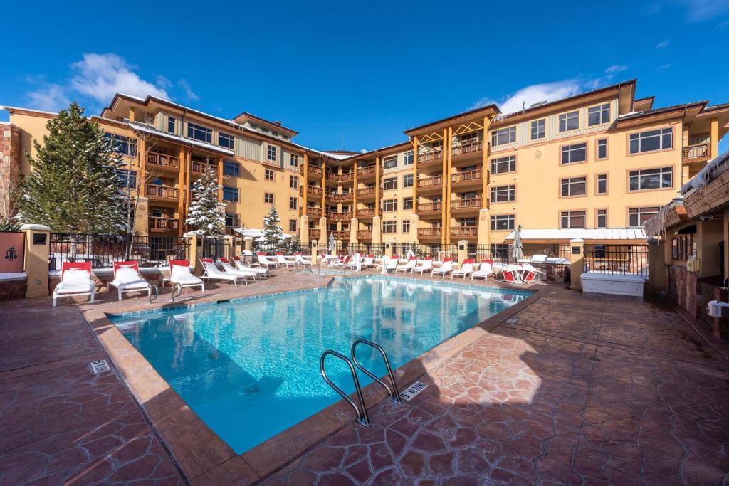 Ski In Ski Out Conde Nast and Forbes Award Winner Pool Patio