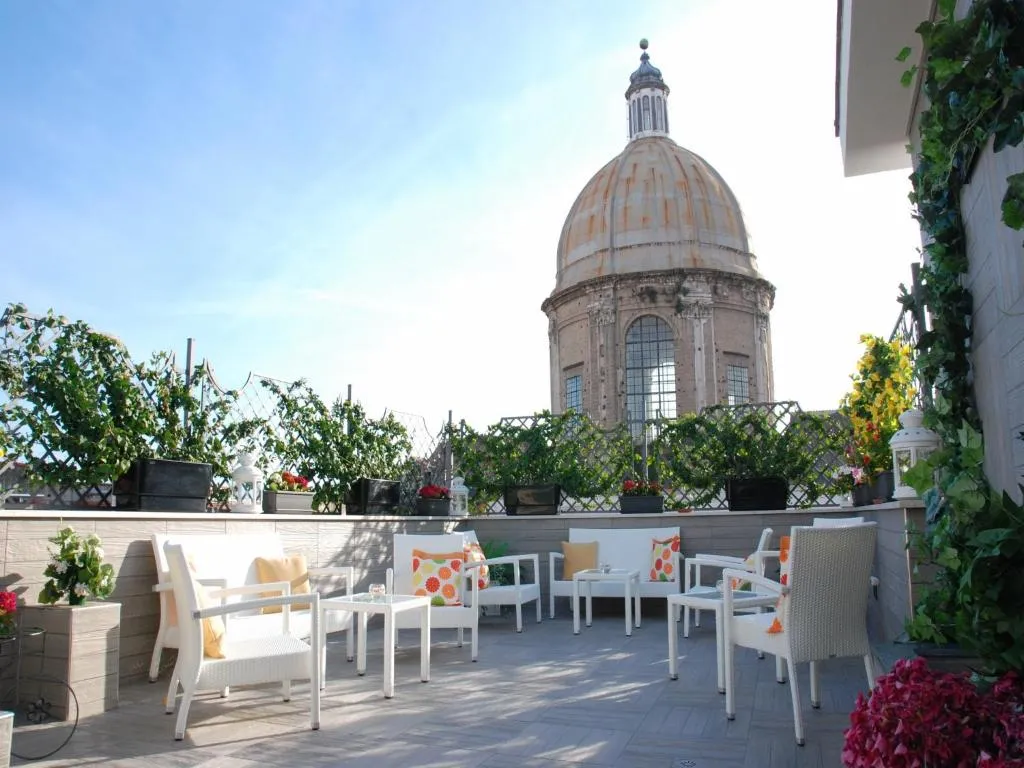 Hotel San Pietro, Napoli, Italia