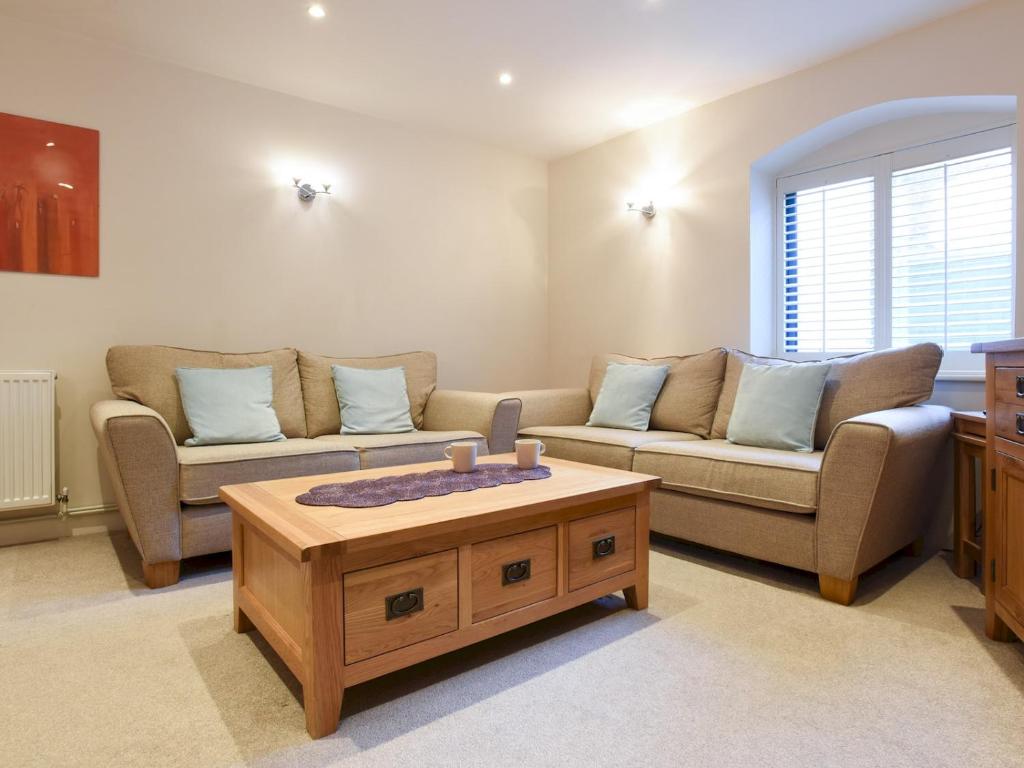 Pass The Keys Secluded High End 2bed in Southsea with parking