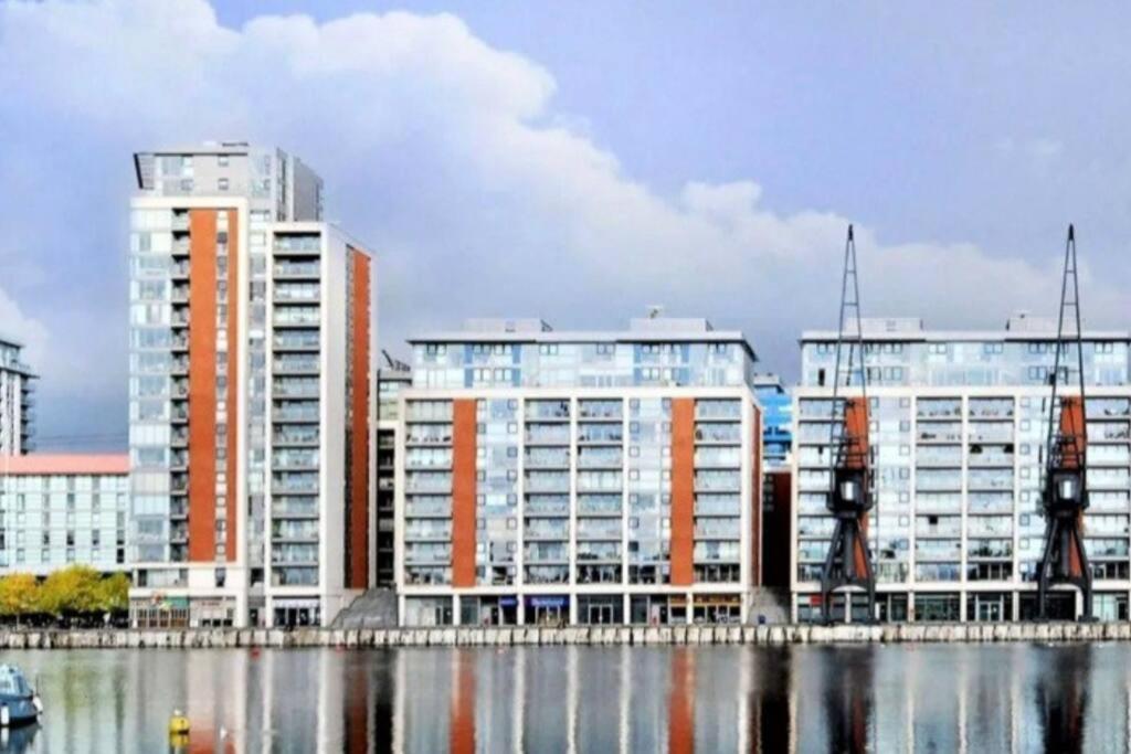 Lovely Waterfront Flat Canary Wharf Excel Centre