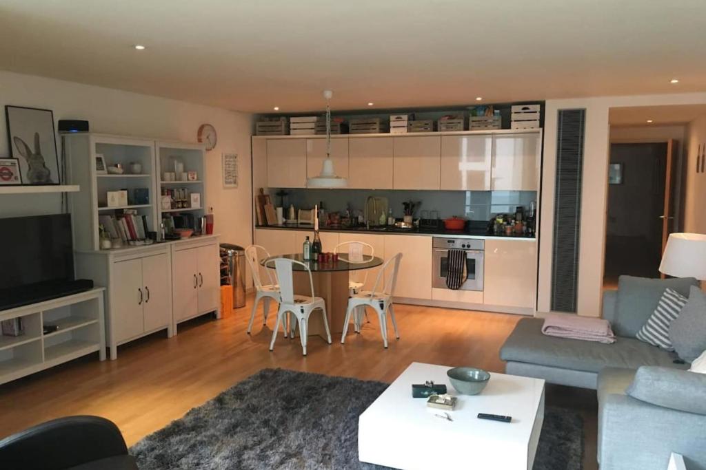 Modern 3 Bedroom Apartment in Paddington
