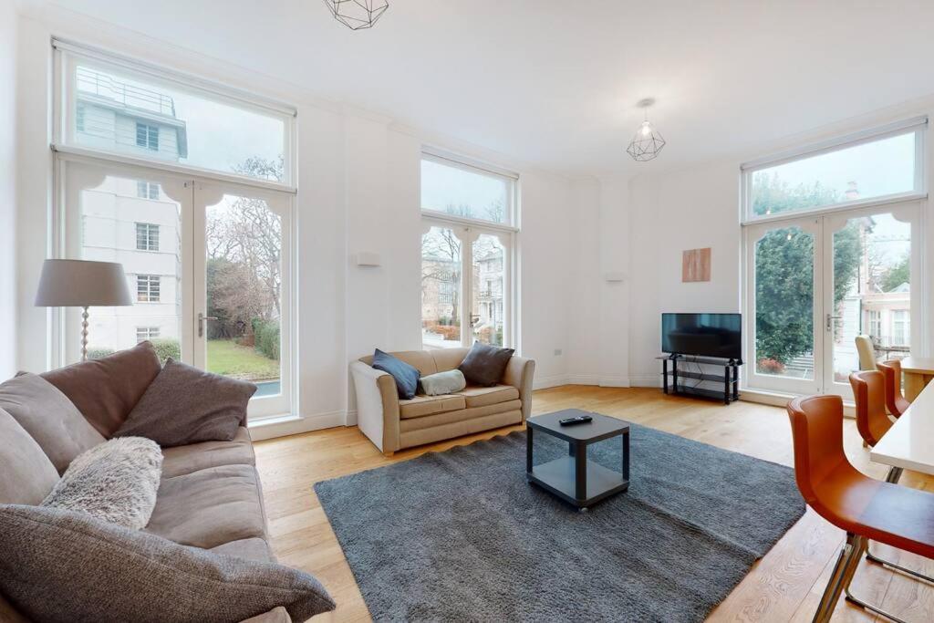 Superb 2 Bed Flat in Camden - 5min walk to tube