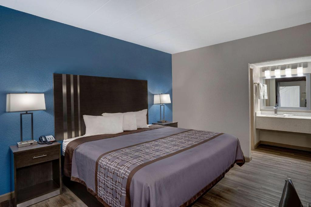 31 Dreamy Hotels Near Elon University 58 Motel 6 Burlington image