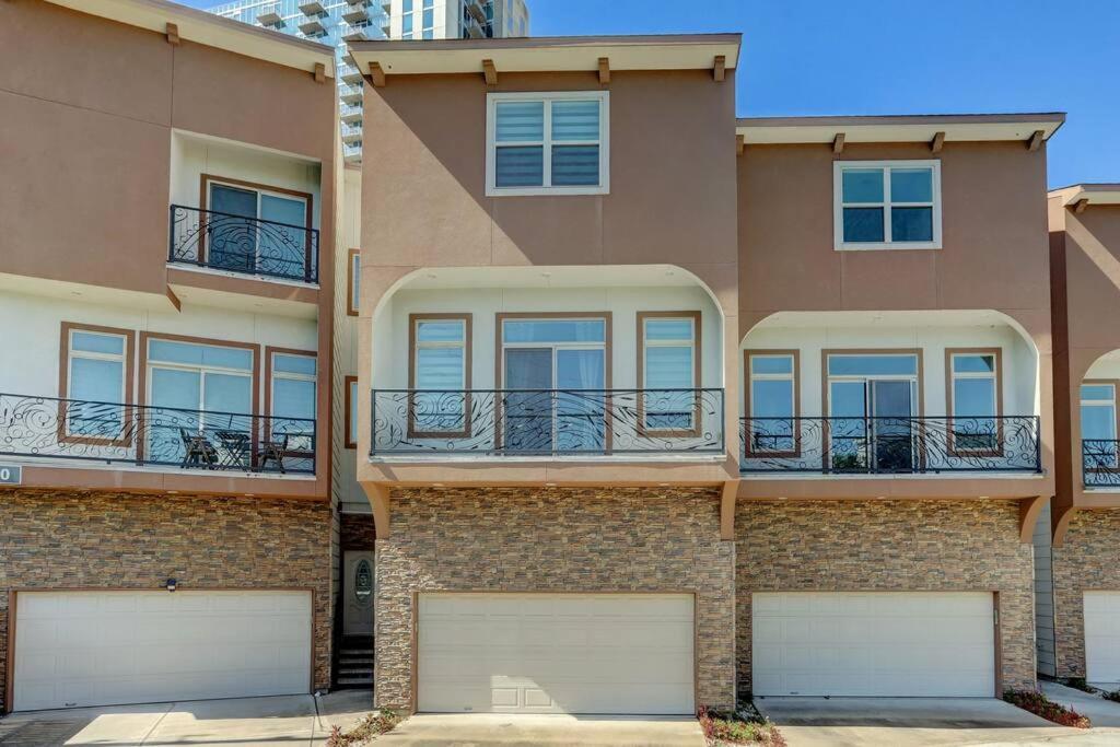 Your Gem Townhome in TX Medical Center