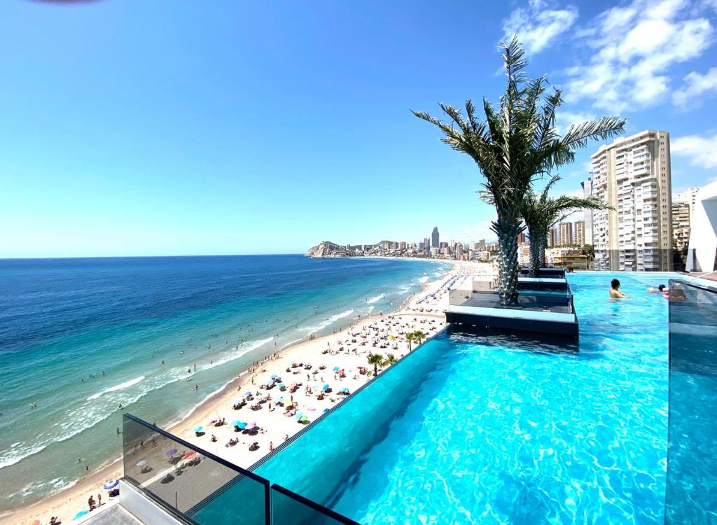 Exclusive Apartments on the first line of Benidorm Mar y Sol 1