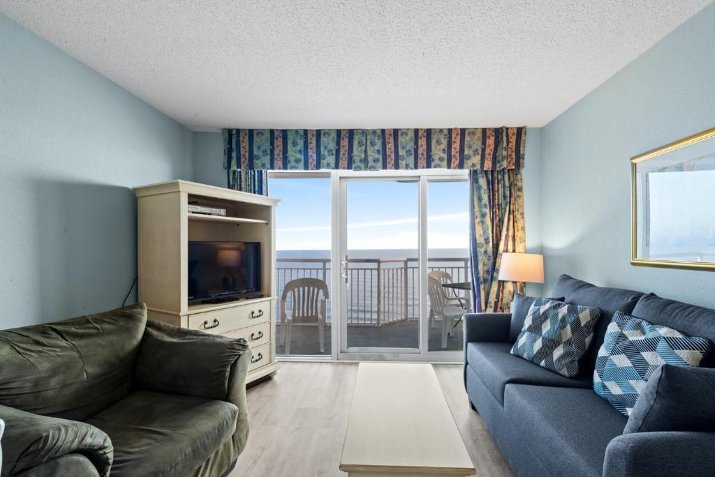 Baywatch Resort 1632 - Budget friendly 2 bedroom unit overlooking the ocean