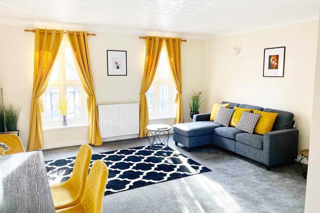 Smartrips Beckton Townhouse with Parking (London ExCEL)